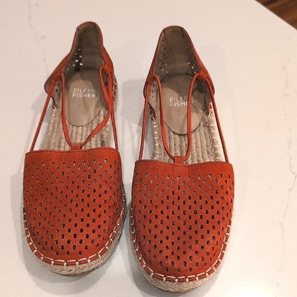 Eileen Fisher Lee 2 Perforated Tumbled Nubuck Leather Espadrille Flats in Chili